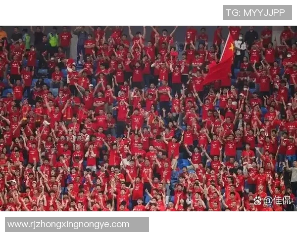 大锅引领新时代足球潮流,盘点其职业生涯辉煌瞬间与未来发展潜力 大锅引领新时代足球潮流,盘点其职业生涯辉煌瞬间与未来发展潜力