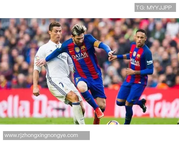 足球巨星与扑克牌的奇妙碰撞谁能在牌桌上超越梅西和C罗